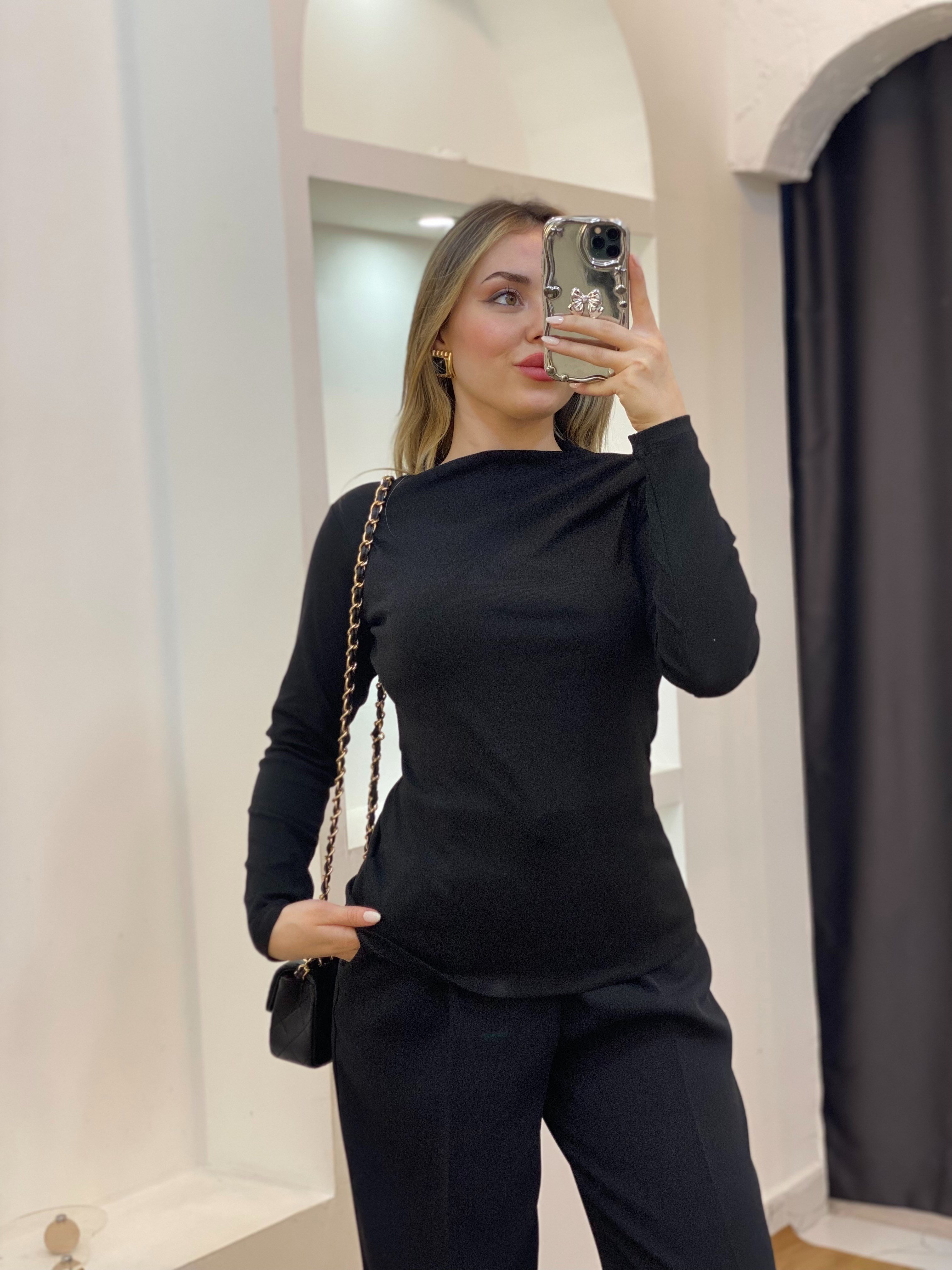 Siyah Yaka Düğümlü Body