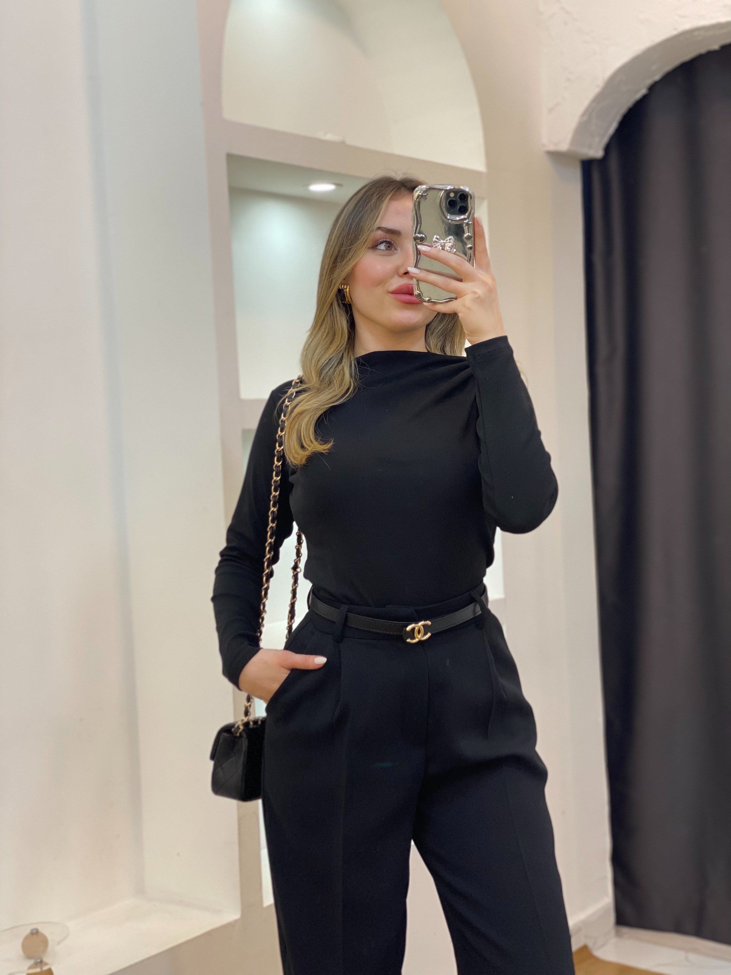 Siyah Yaka Düğümlü Body
