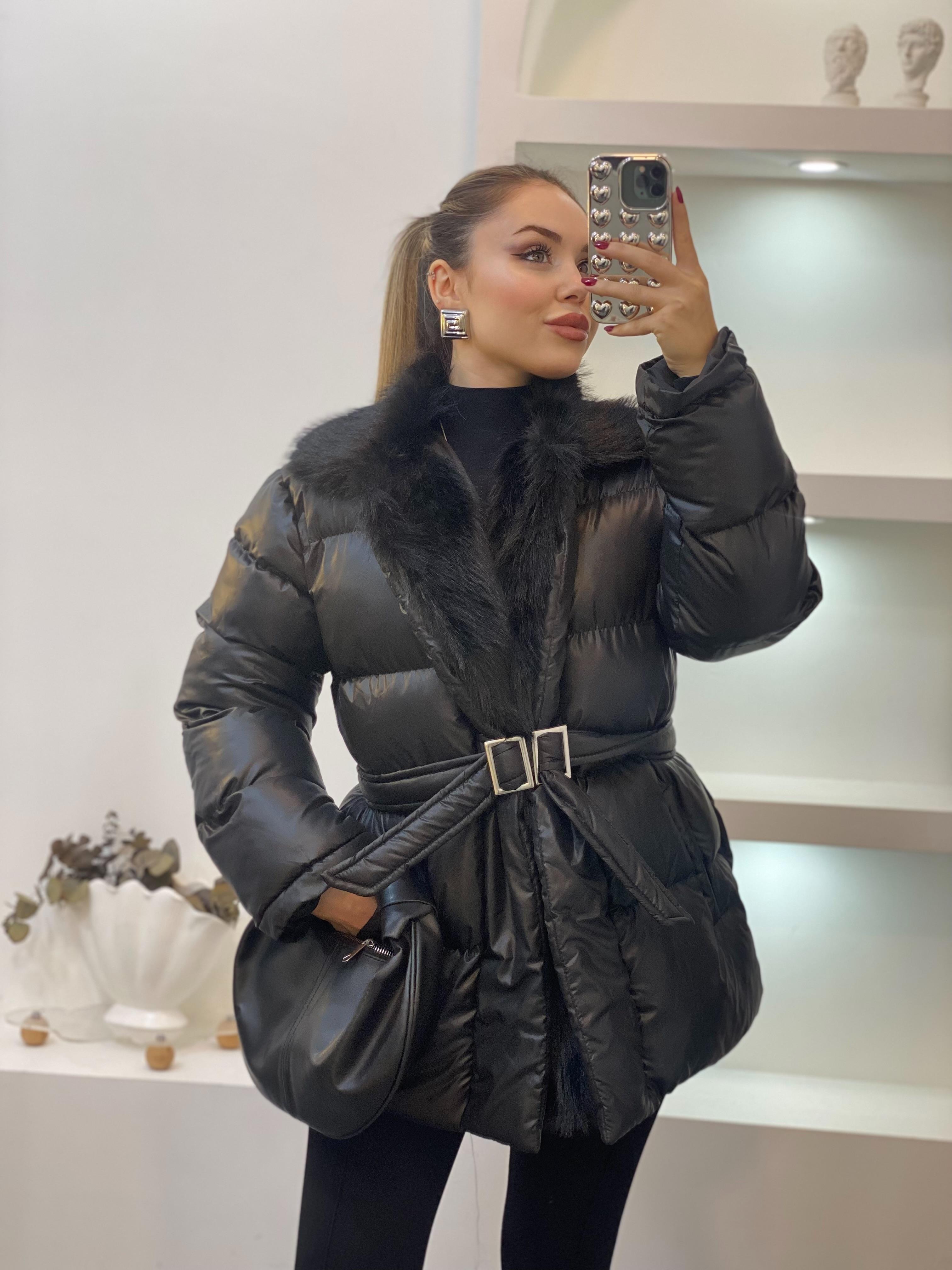 Siyah Yakası Kürklü Kemerli Model Şişme Mont