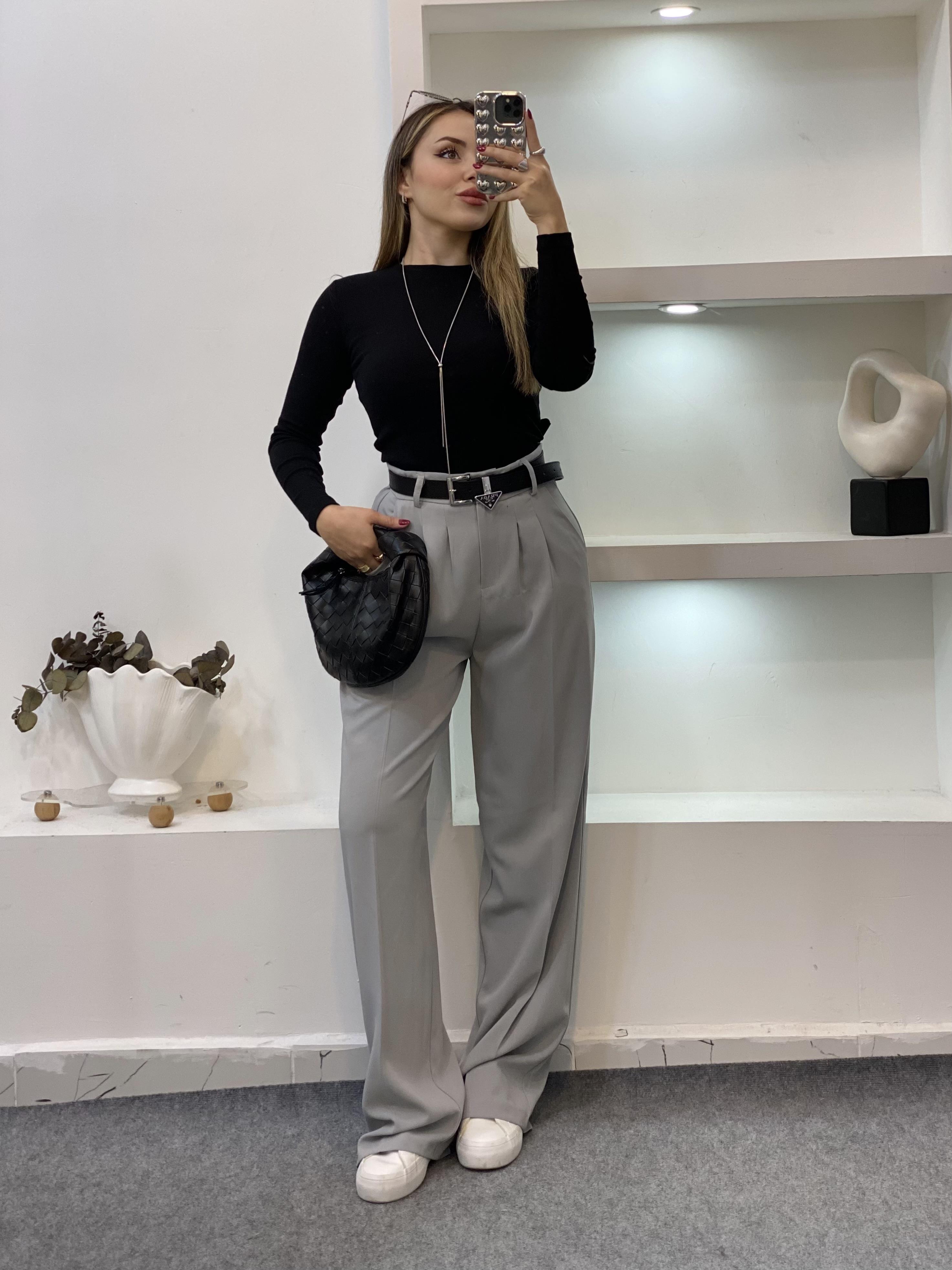 Siyah Yuvarlak Yaka Modal Kumaş Basic Bluz