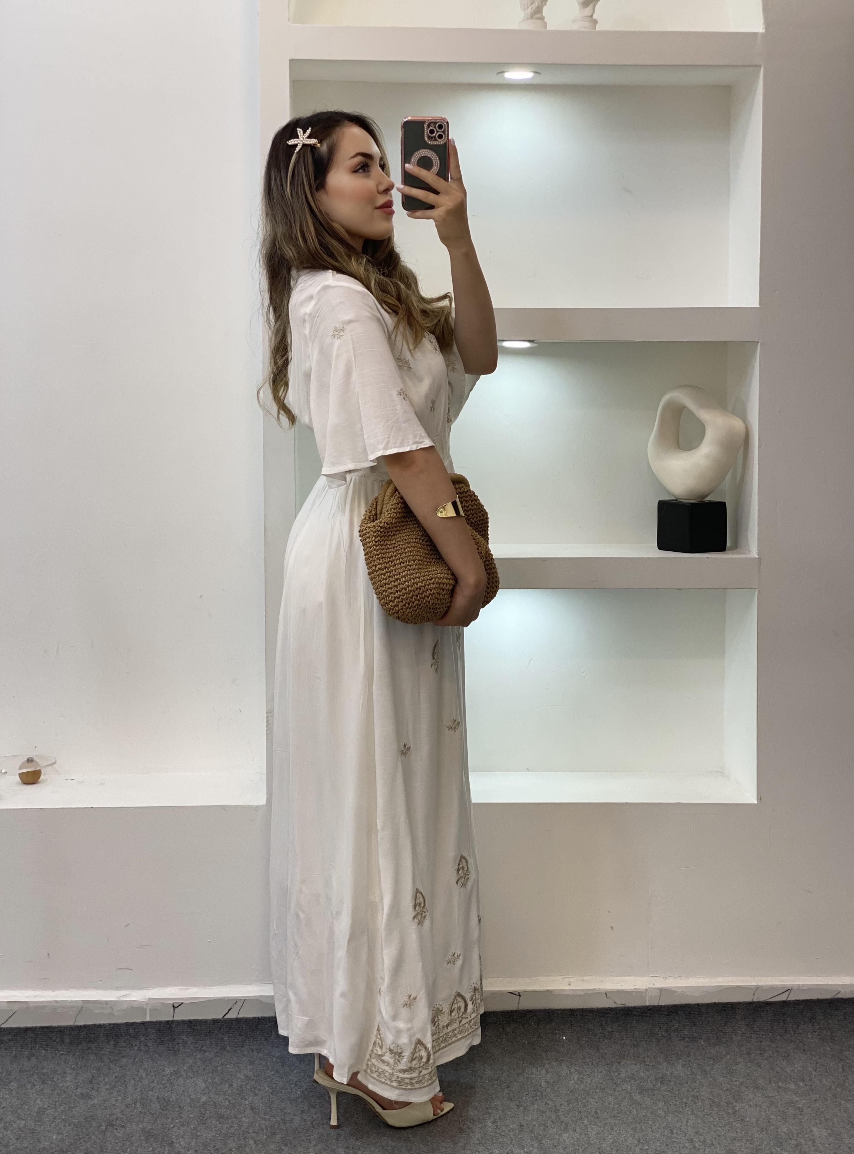 Tasarım Bej Nakışlı Özel Seri Elbise