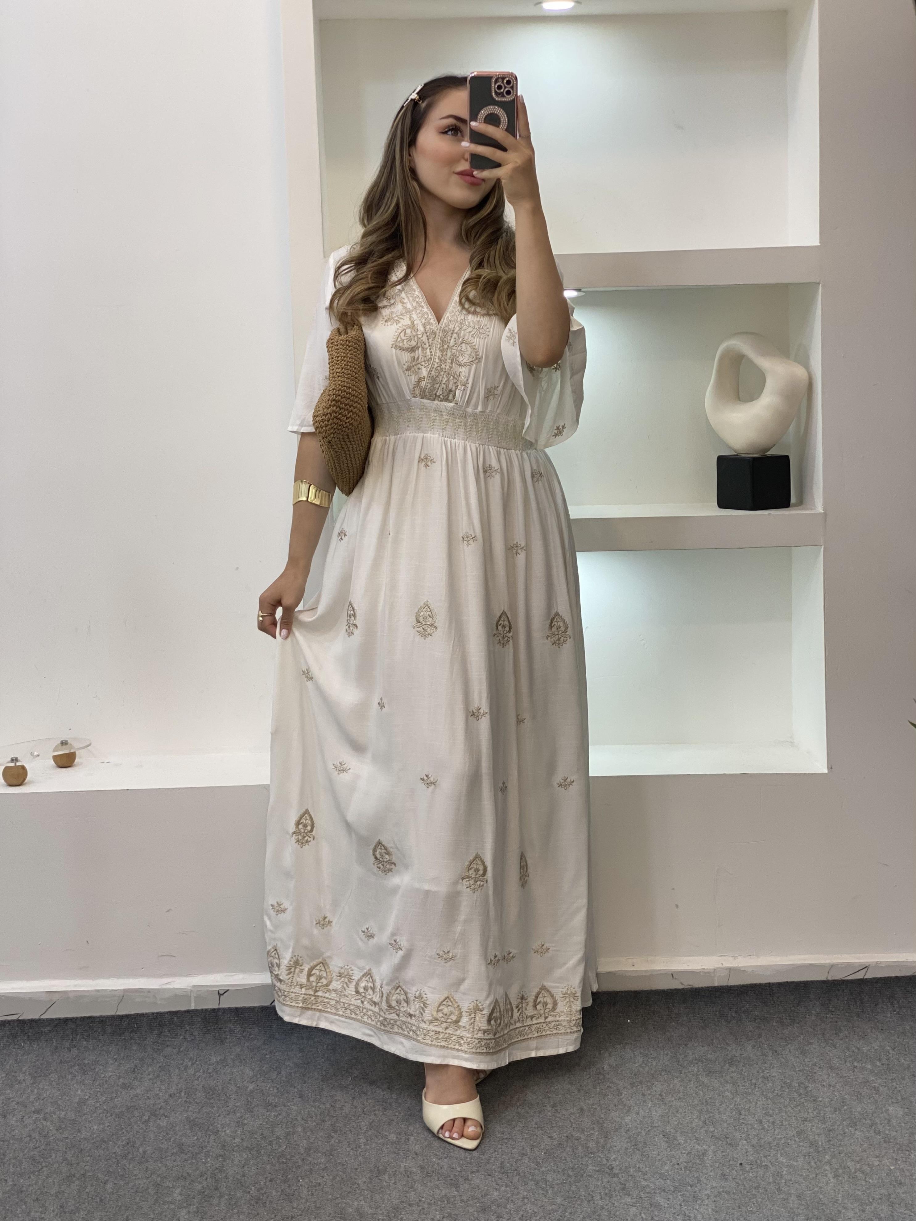 Tasarım Bej Nakışlı Özel Seri Elbise