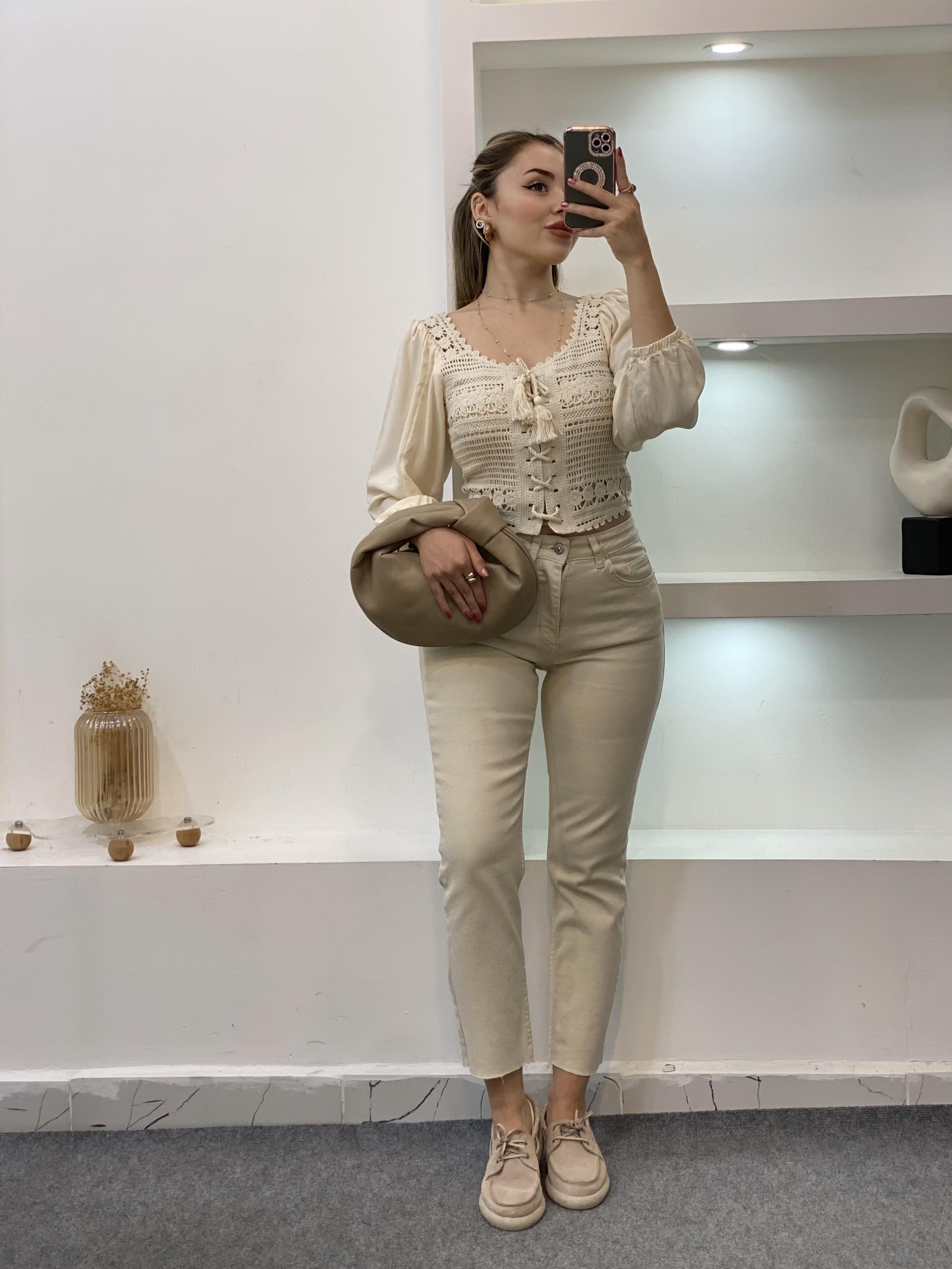 Tasarım Bej Önü Bağlamalı Model Dantel Bluz 
