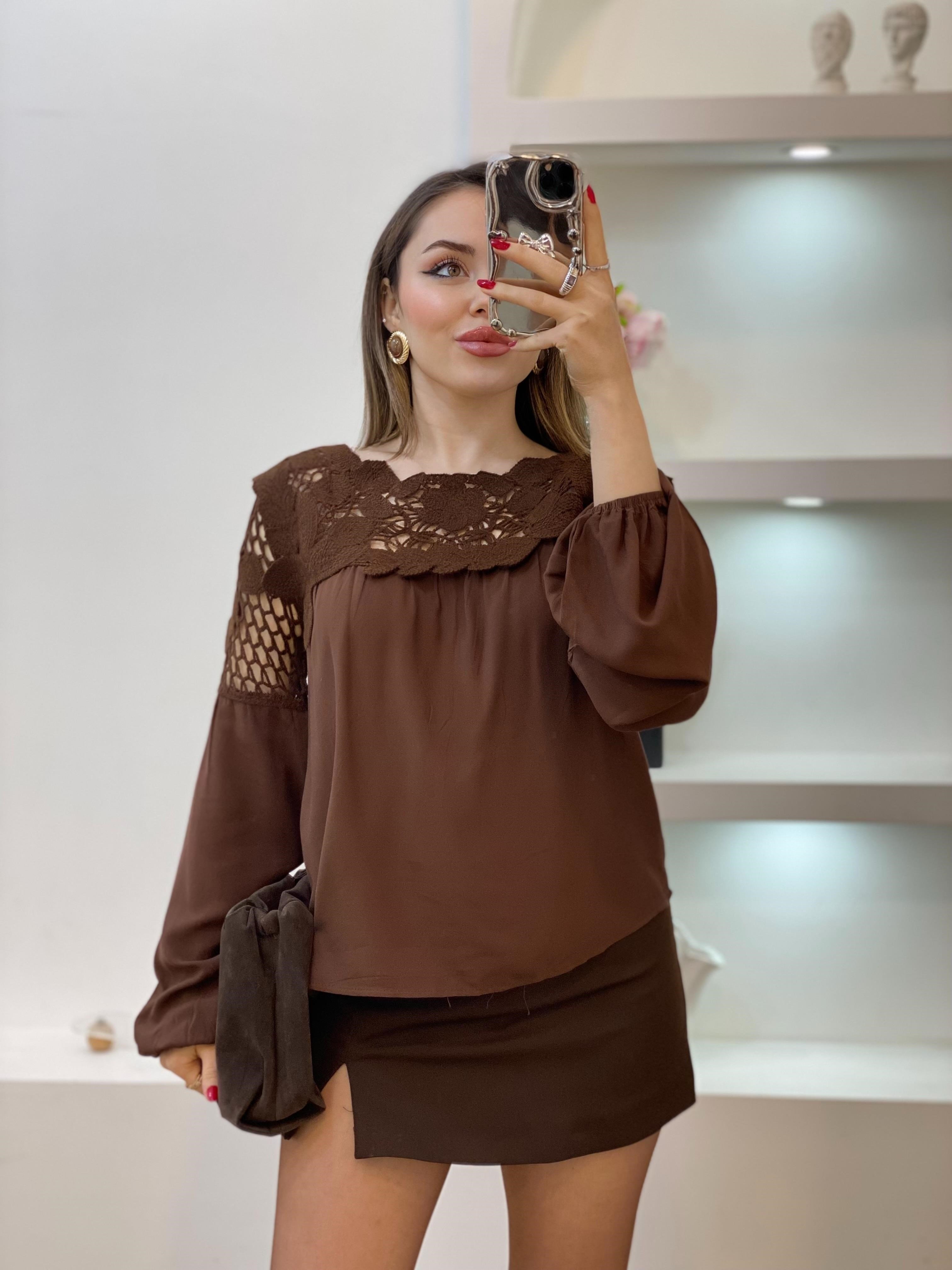 Tasarım Kahve Motifli Dantel Detaylı Bluz