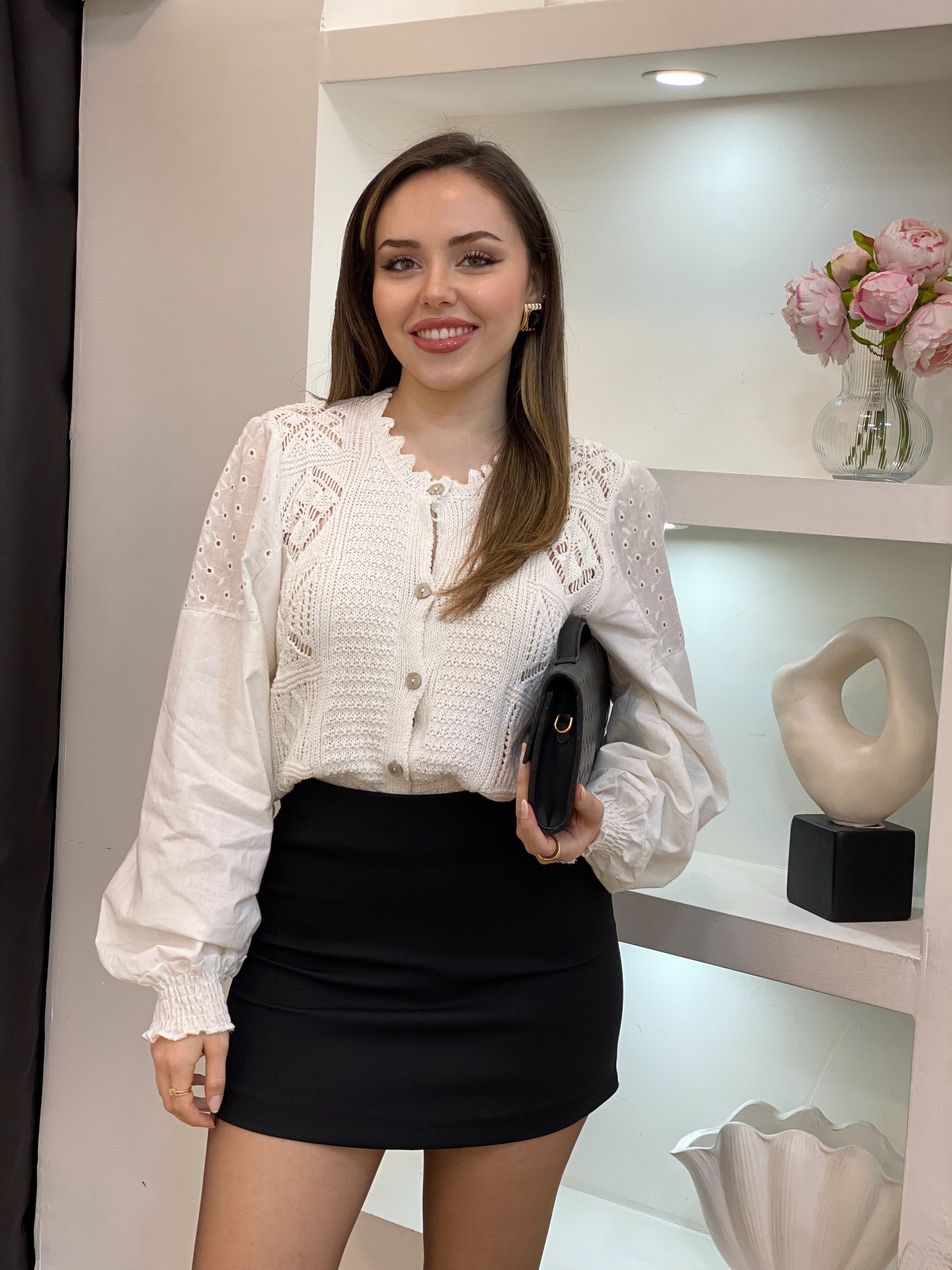 Tasarım Kolları Poplin ve Fisto Detaylı Triko Hırka 