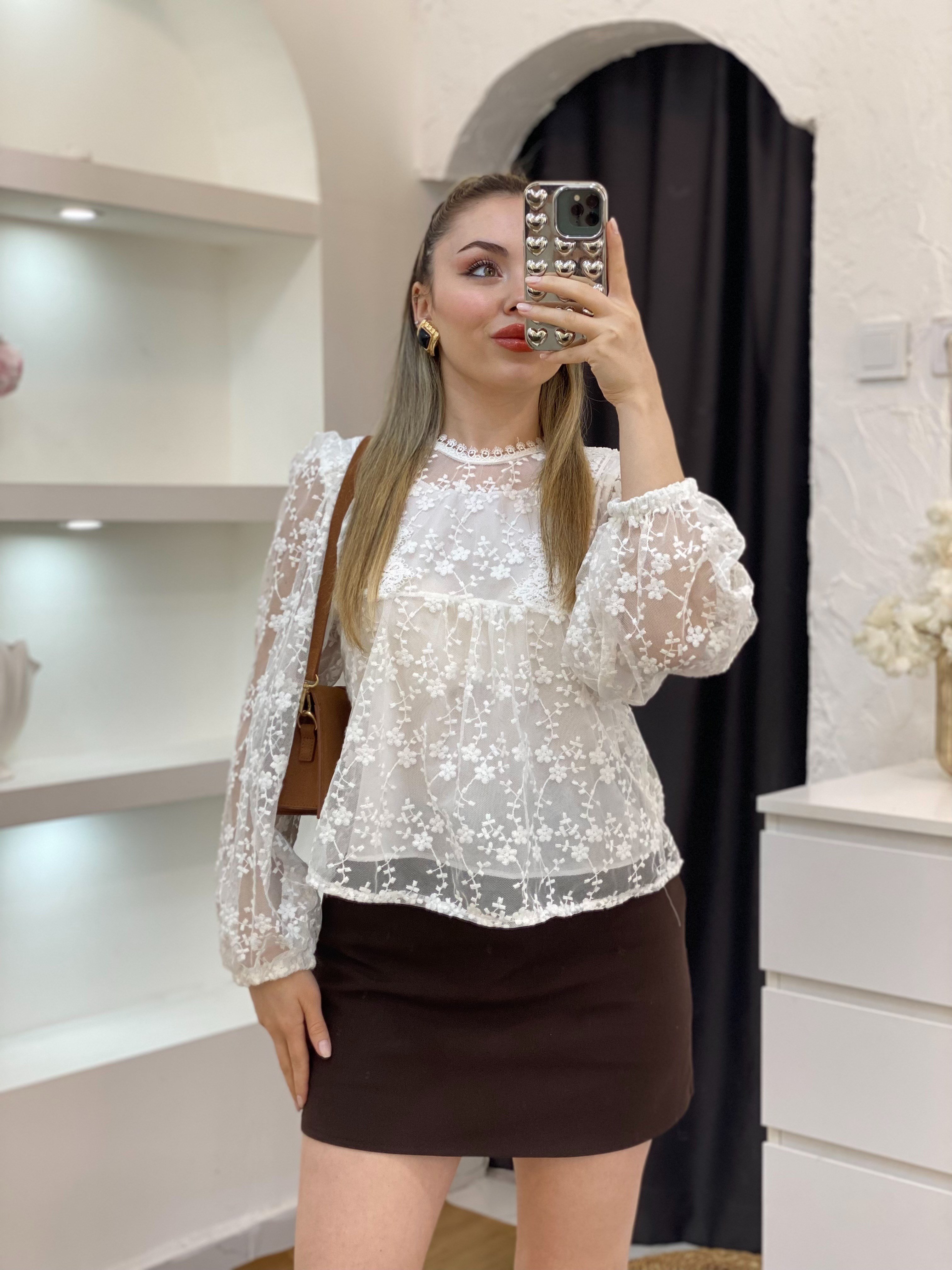 Tasarım Özel Seri Beyaz Güpürlü Bluz