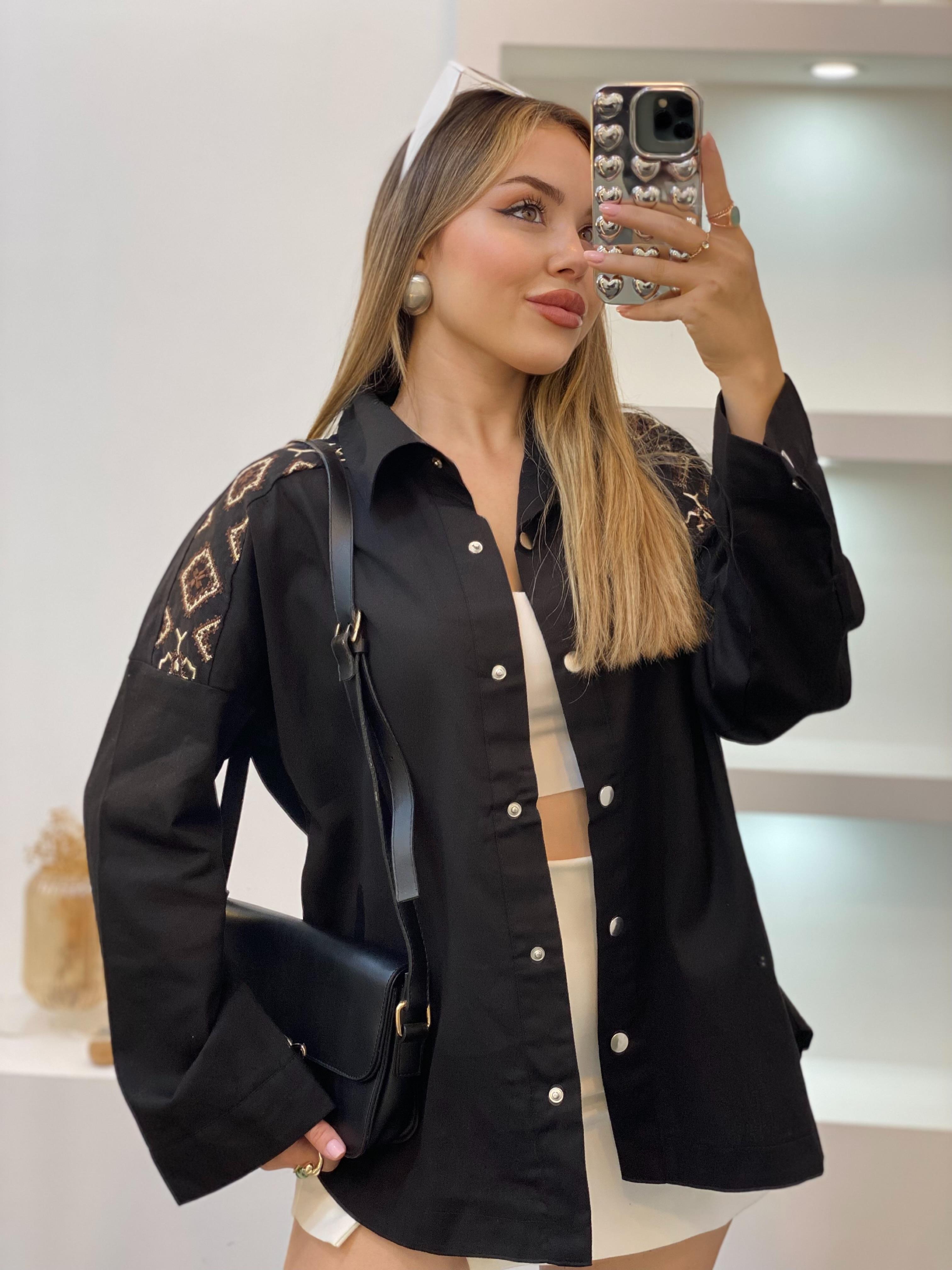 Tasarım Siyah Nakışlı Ceket 