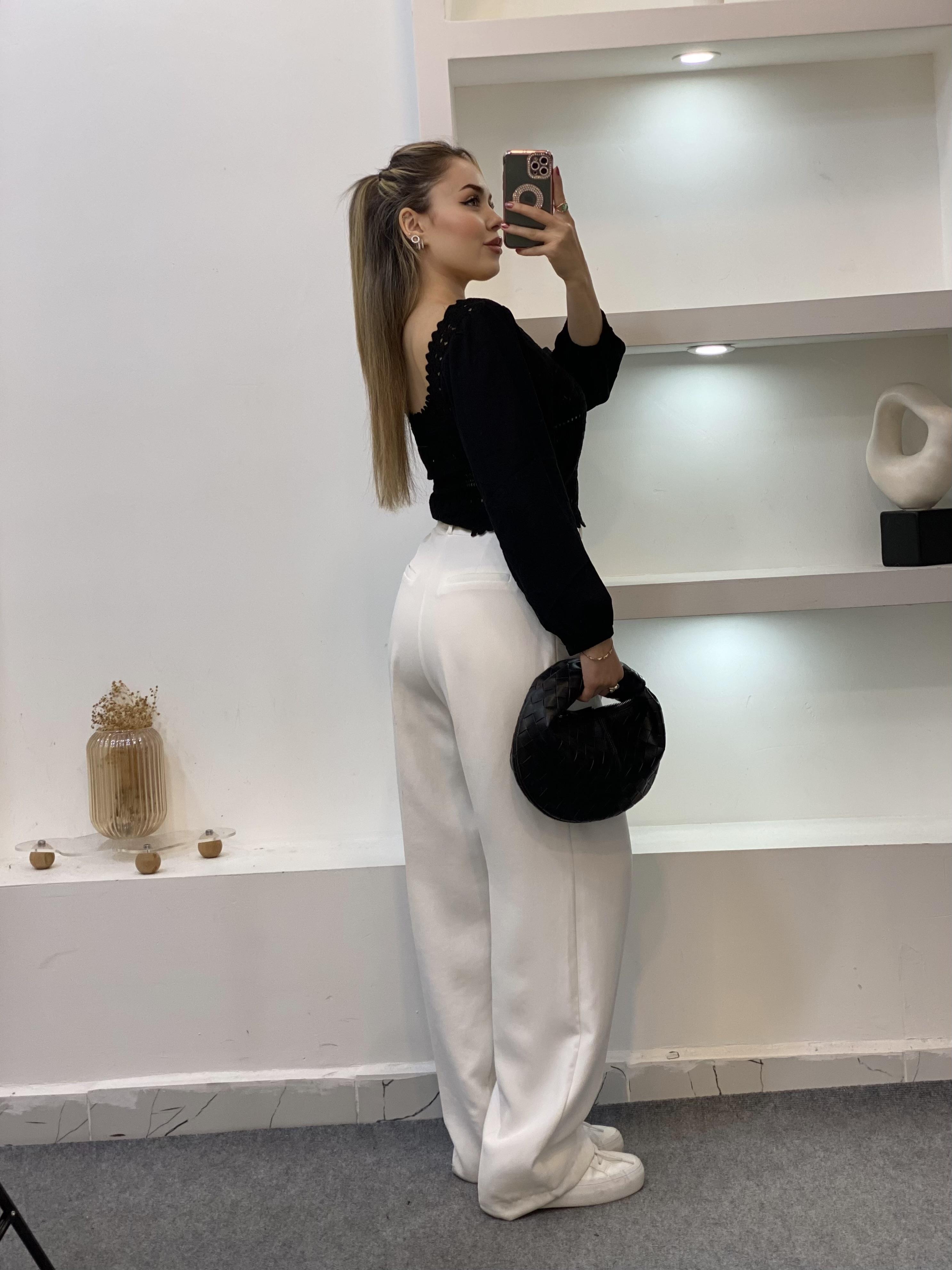 Tasarım Siyah Önü Bağlamalı Model Dantel Bluz 
