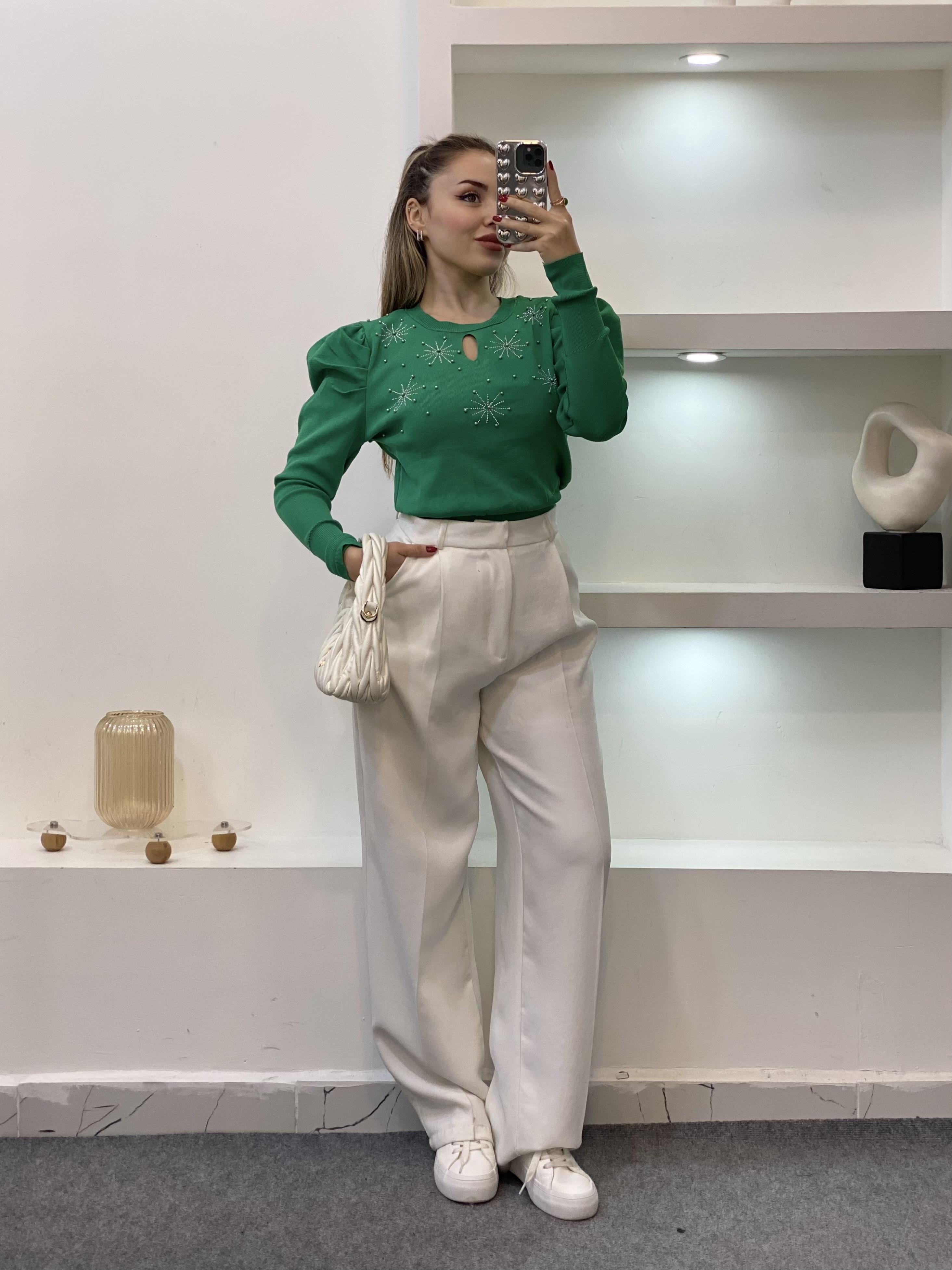 Yeşil Önü Mini Pencereli Taşlı Triko Bluz