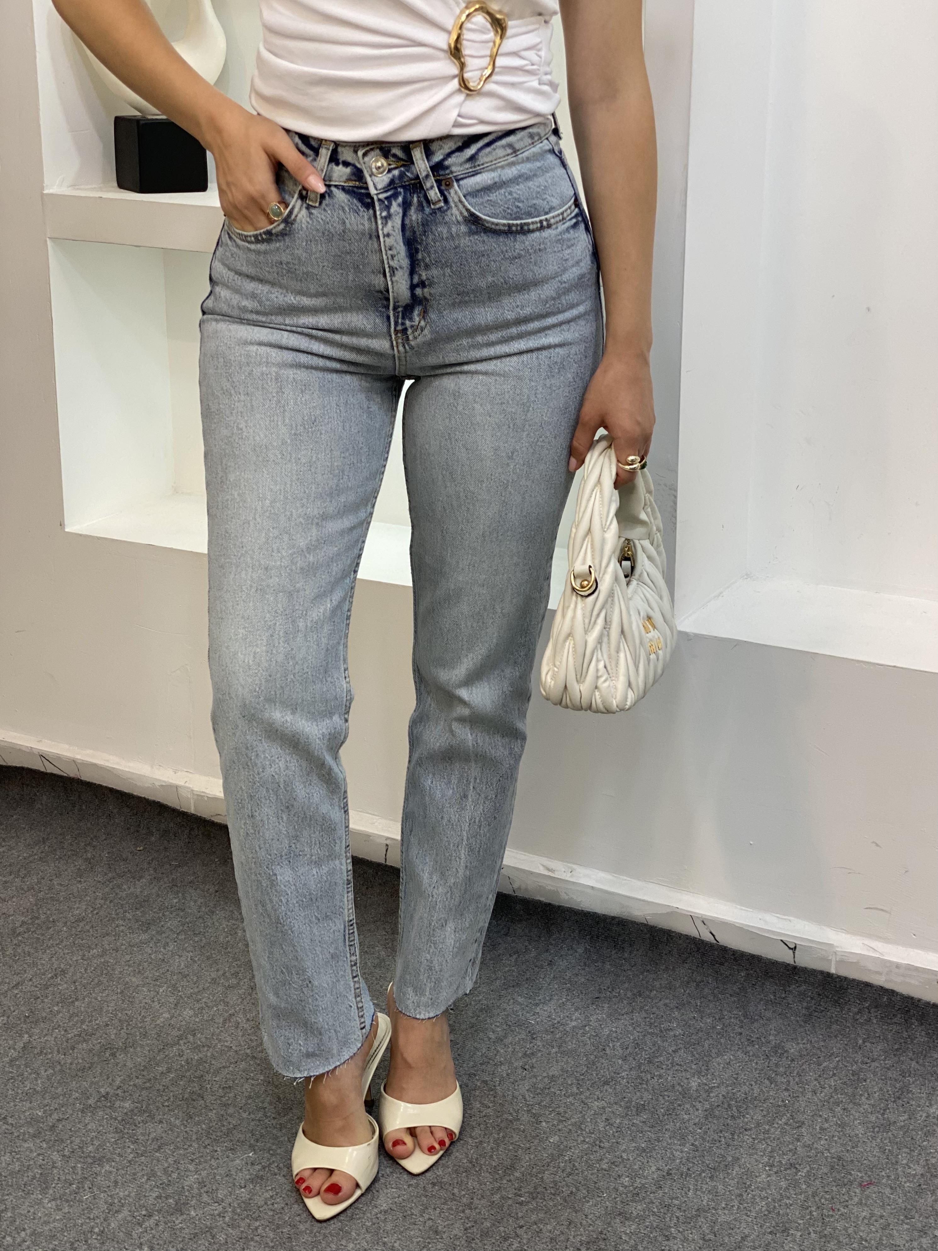ZR Marka Buz Mavi Kesik Paça Boyfit Jean 