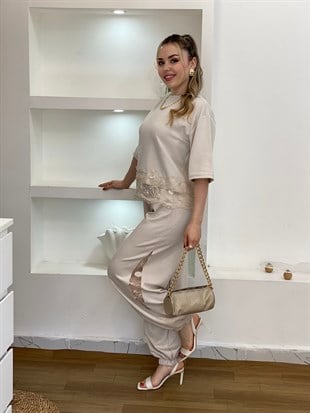 Bej Dantel Detaylı Modal Takım