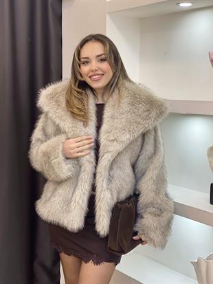 Bej Geniş Yakalı İthal Kürk