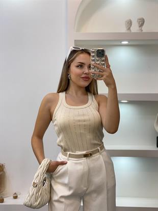 Bej Önü Parıltılı Taşlı Kalın Askılı Triko Bluz