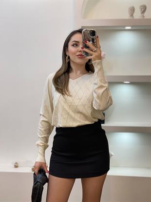 Bej Parıltılı Taşlı Baklava Desen Triko Bluz