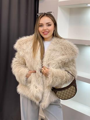 Bej Renk Geniş Yakalı Kürk