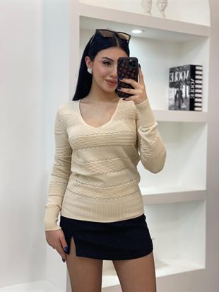 Bej V Yaka Desenli Triko Bluz