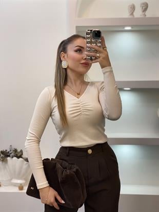 Bej Yaka Büzgülü Fitilli Basic Bluz