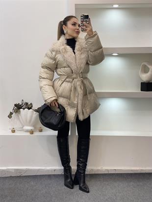 Bej Yakası Kürklü Kemerli Model Şişme Mont
