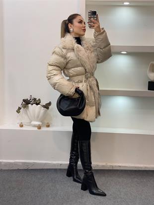 Bej Yakası Kürklü Kemerli Model Şişme Mont