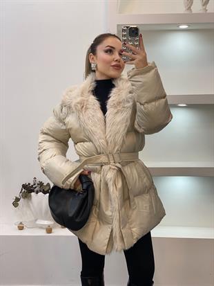 Bej Yakası Kürklü Kemerli Model Şişme Mont
