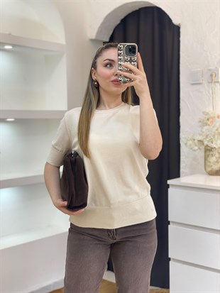 Bej Yumoş Dokulu Kolları Aksesuarlı Triko Bluz