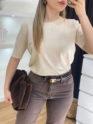 Bej Yumoş Dokulu Kolları Aksesuarlı Triko Bluz
