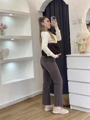 Bej Yumoş Dokulu V Aksesuarlı Triko Bluz