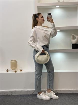 Beyaz Asimetrik Yaka Gömlek 