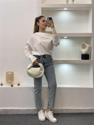 Beyaz Asimetrik Yaka Gömlek 