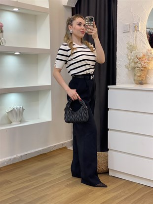 Beyaz Çizgili Kolları Gold Düğmeli Yumoş Dokulu Triko Bluz