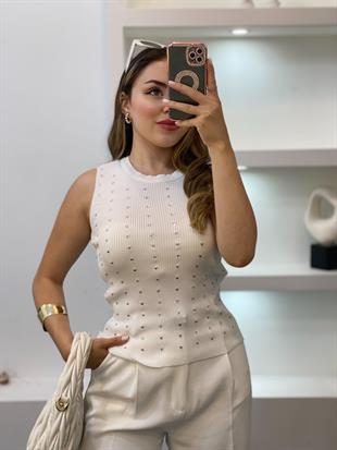 Beyaz Damla Taşlı Triko Bluz