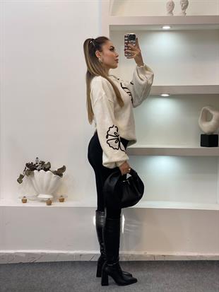 Beyaz Desenli Triko Kazak