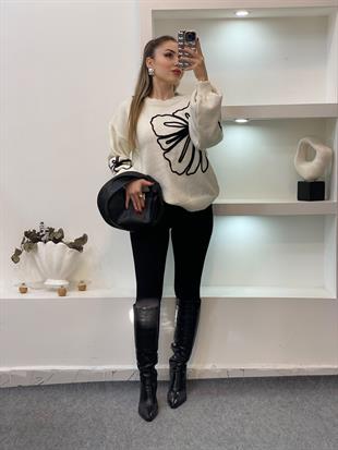 Beyaz Desenli Triko Kazak