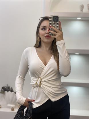 Beyaz Gold Broşlu Bluz