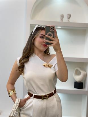 Beyaz Gold Toka Detaylı Triko Bluz