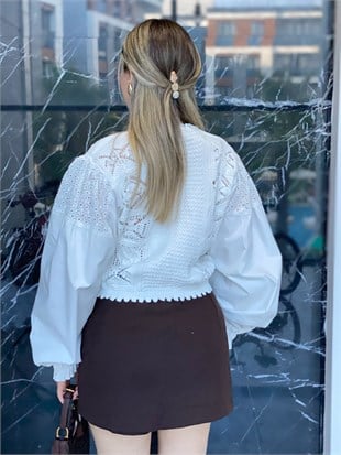 Beyaz Kolları Poplin ve Fisto Detaylı Triko Hırka 