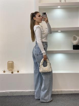 Beyaz Kolları Volanlı Dantel Detaylı Triko Bluz