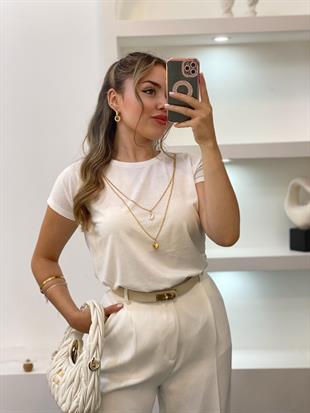 Beyaz Kolye Detaylı Tshirt 