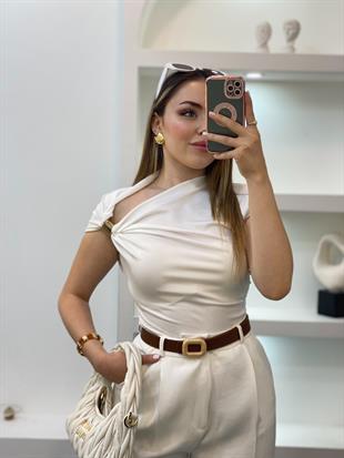 Beyaz Omuz Gold Tokalı Bluz