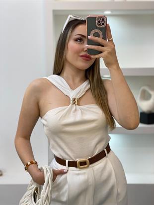Beyaz Önü Tokalı Model Triko Bluz