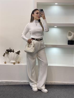 Beyaz Önü Ve Kolları Parıltılı Taşlı Triko Bluz
