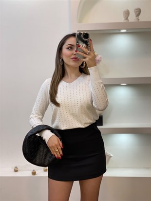 Beyaz Parıltılı Taşlı Triko Bluz