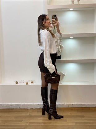 Beyaz Premium Kalitede Önü Fırfırlı Bluz