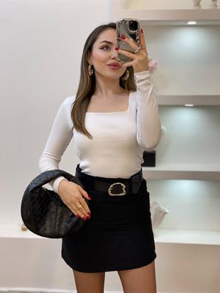 Beyaz Sandık Yaka Basic Bluz