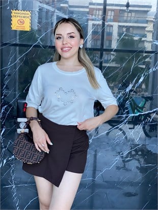Beyaz Taşlı Model Kalpli Triko Bluz