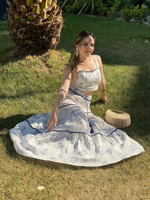 Beyaz Üzerine Mavi Nakışlı Müslin Takım