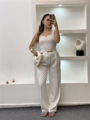 Beyaz V Aksesuarlı Dantel Bluz