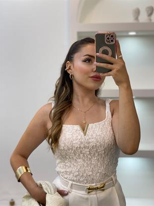 Beyaz V Aksesuarlı Dantel Bluz