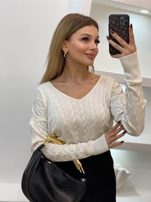Beyaz V Yaka Saç Örgü Model Triko