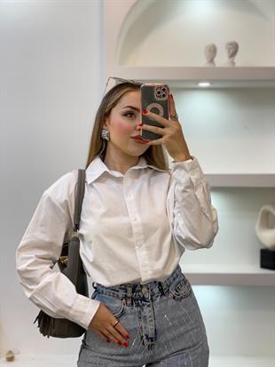 Beyaz Vatkalı Gömlek 